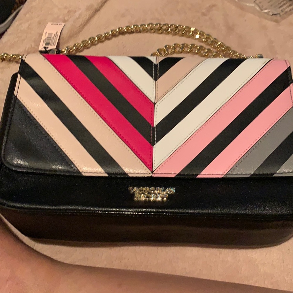Victoria Secret Purse. New with tags. Never used.
